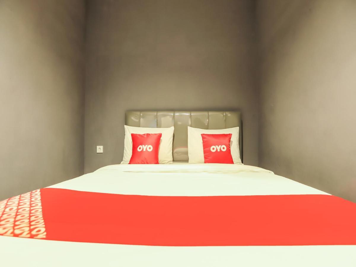 Oyo 3492 Mandala Residence Medan Extérieur photo
