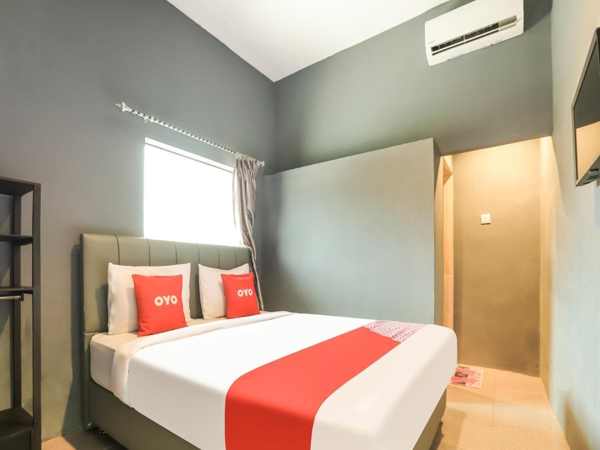 Oyo 3492 Mandala Residence Medan Extérieur photo