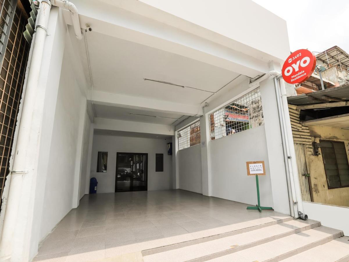 Oyo 3492 Mandala Residence Medan Extérieur photo
